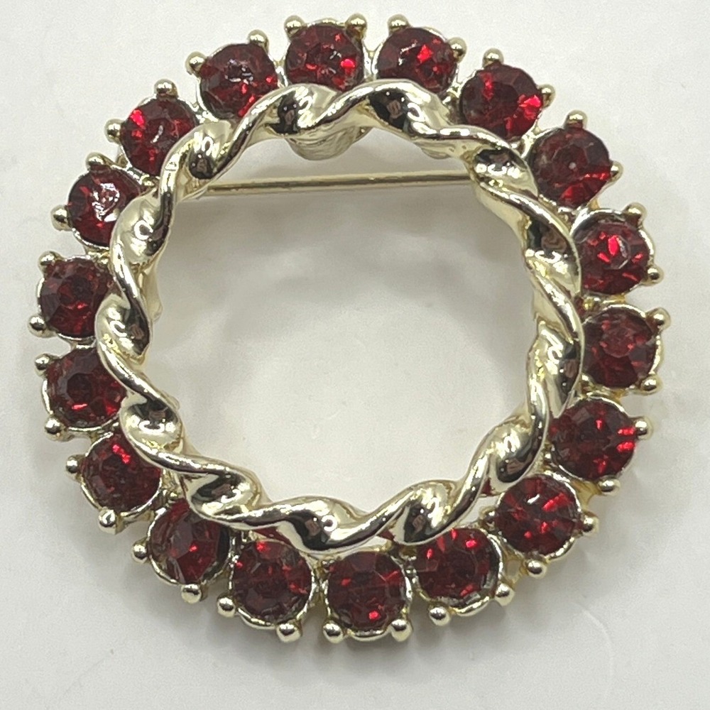 Vintage Circle Brooch Red Rhinestones Round‎ Gold Tone Pin
